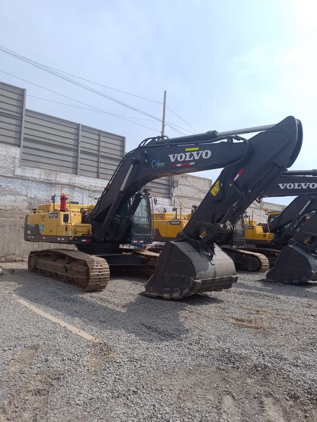 OCASION VENTA DE EXCAVADORA VOLVO EC350DL DEL 2019 Y 2020 CON 6500 Y 8300 HORAS