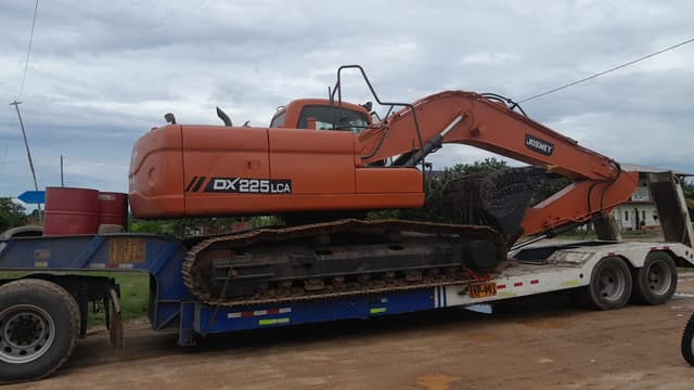 DOOSAN DX225 2014 CON 9,500 HORAS PRECIO OCACIÓN